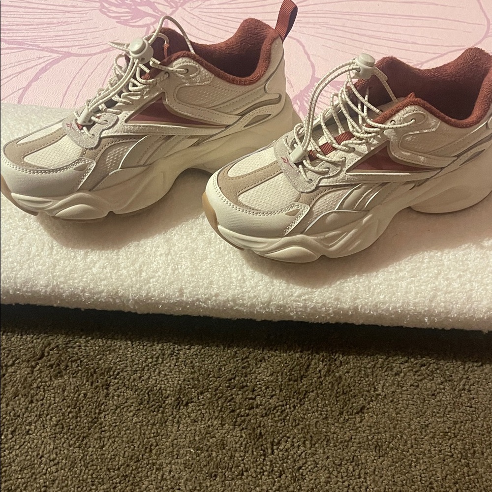 Reebok Women's Beige and Maroon Sneakers